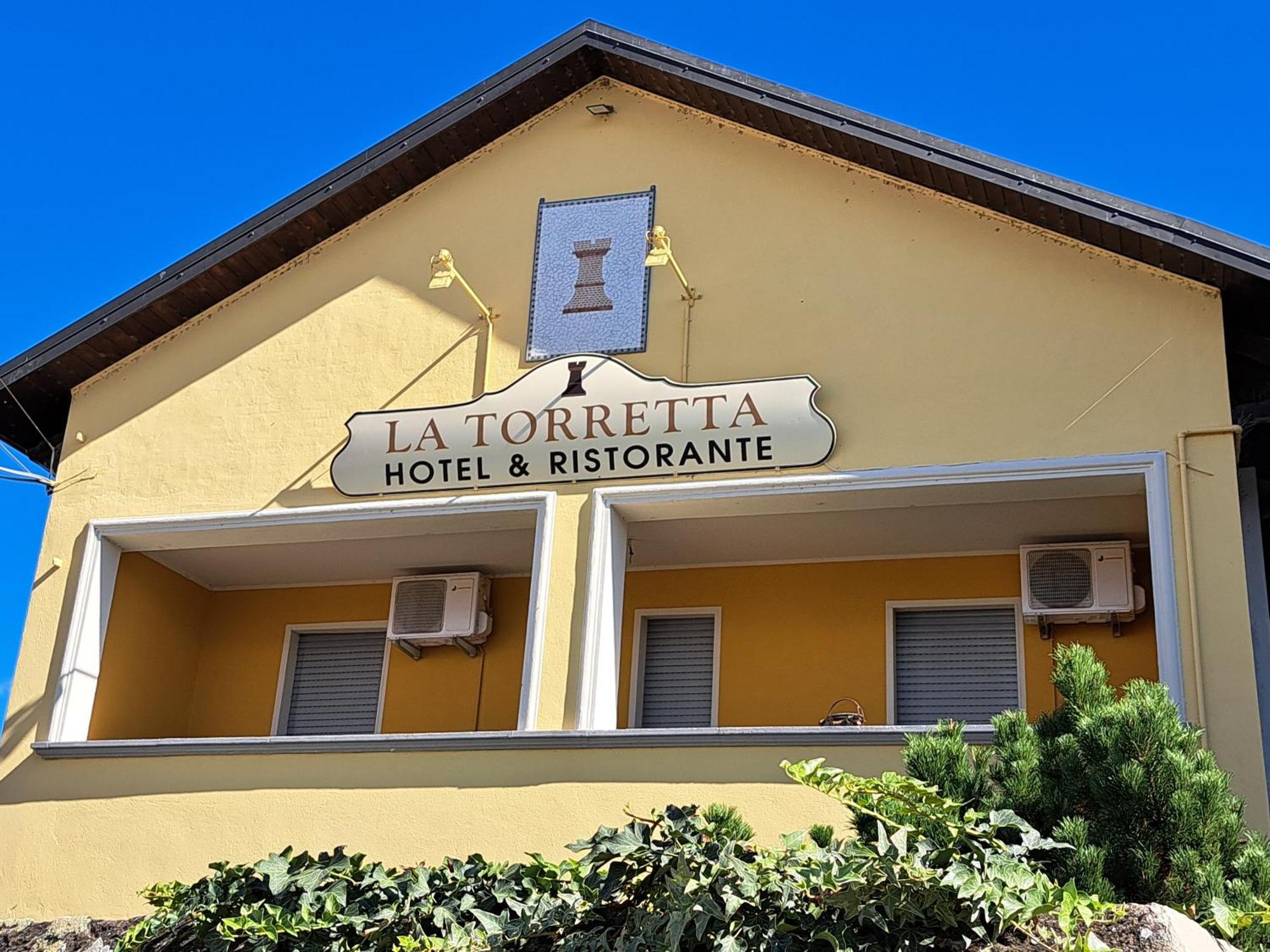 Hotel Ristorante La Torretta Bianzè エクステリア 写真