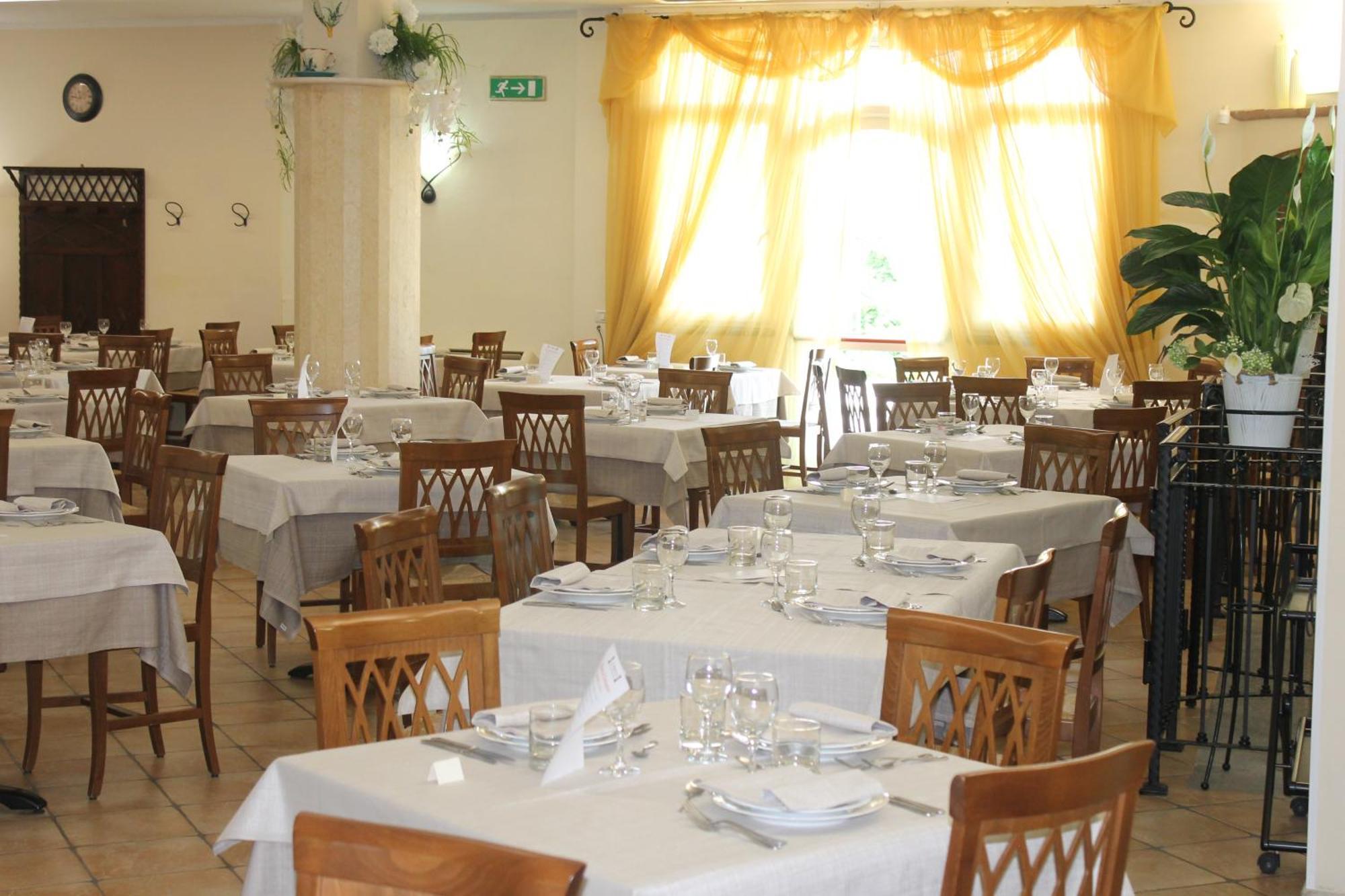 Hotel Ristorante La Torretta Bianzè エクステリア 写真